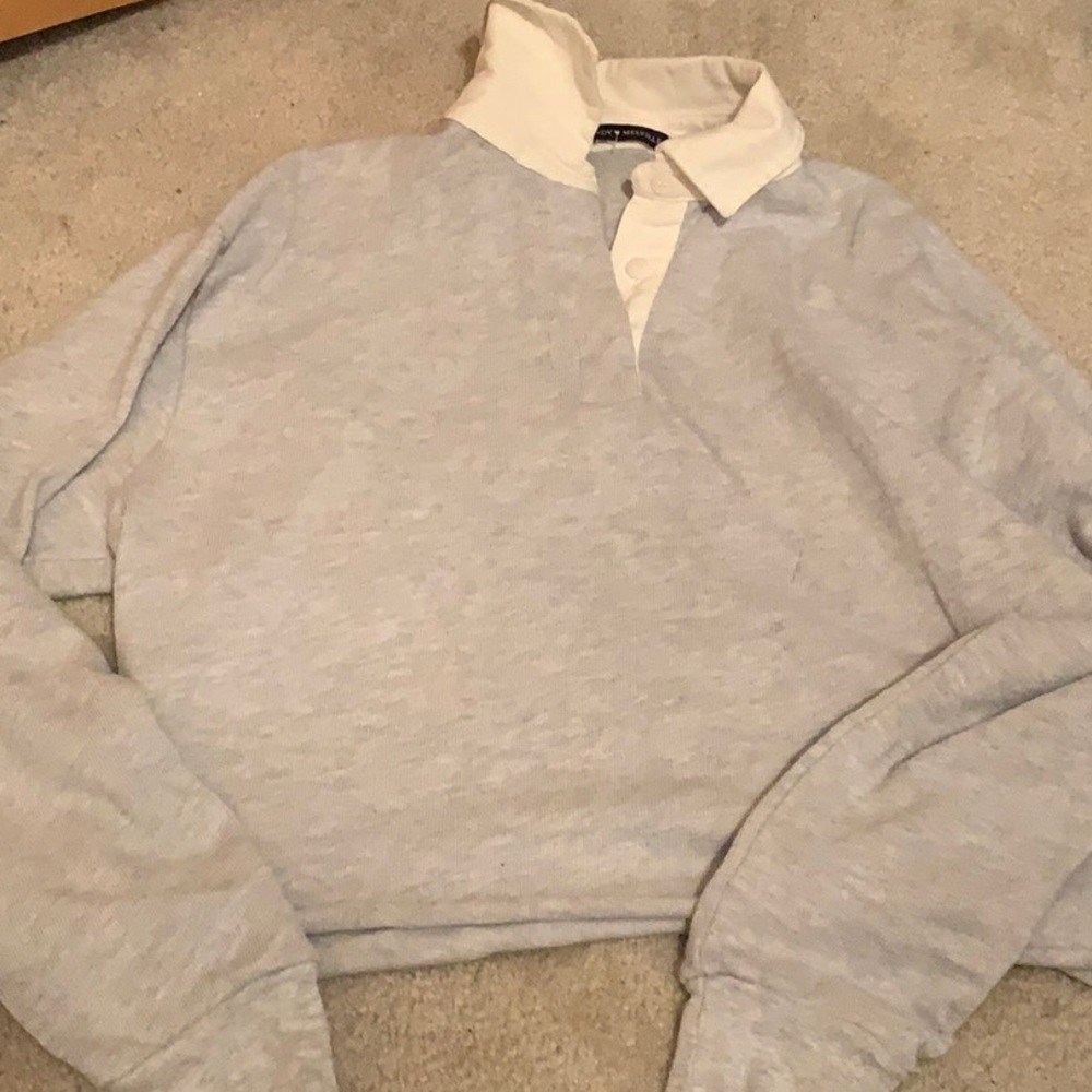 Brandy Melville Cropped collared sweater